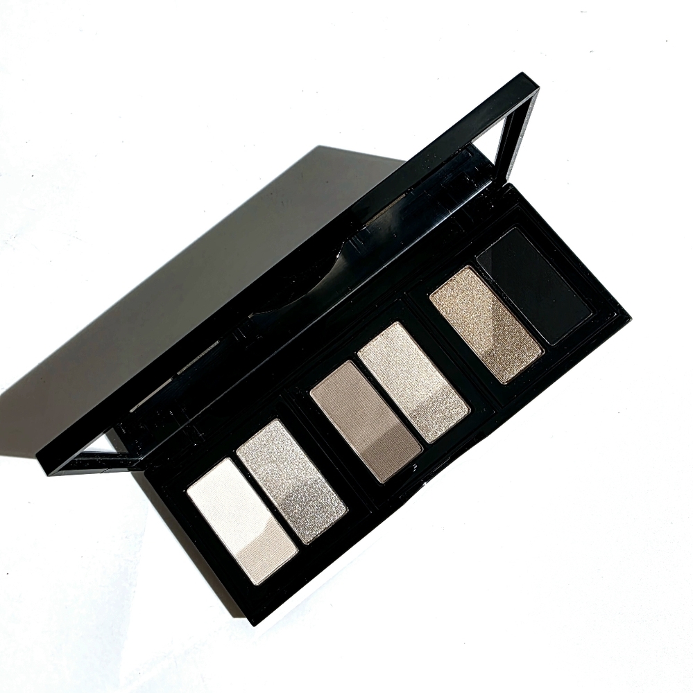 Bobbi Brown Nude Eye Shadow Palette New LE